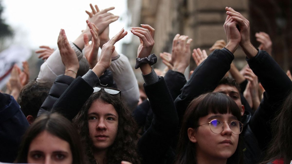 Tisíce studentů v Itálii demonstrovaly kvůli dvěma úmrtím při školní praxi